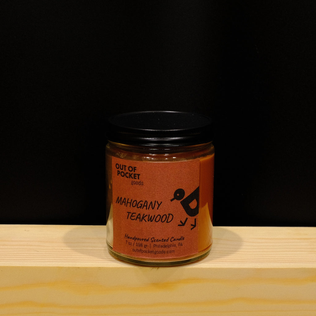 Mahogany Teakwood handcrafted candle – alternate view